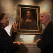 Kadr z dokumentu CNN International: Dianna Modestini i Nick Glass z dziełem Leonarda da Vinci "Salva