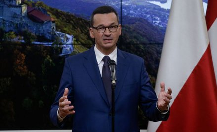 Morawiecki: Uczymy się żyć z koronawirusem