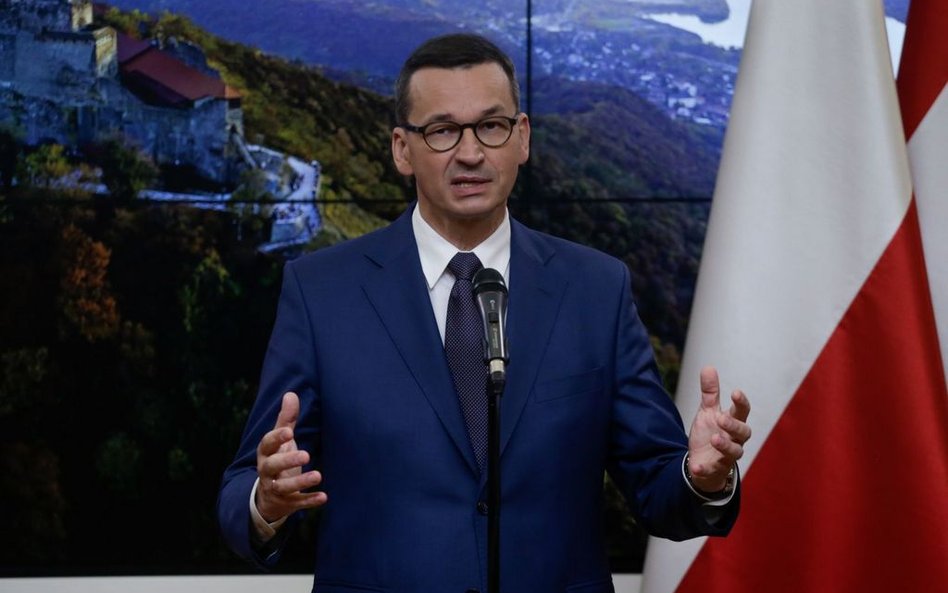 Morawiecki: Uczymy się żyć z koronawirusem