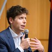 Sam Altman, prezes OpenAI, chce wyrzucić z rynku smartfony