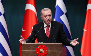 Turcja potępia decyzję Macrona. "Ma kłopot, sięga po historię"