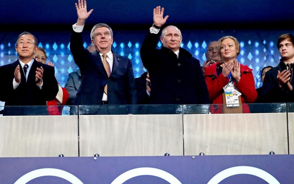 Władimir Putin i szef MKOl Thomas Bach podczas igrzysk w Soczi. Ich przyjaźń przetrwała