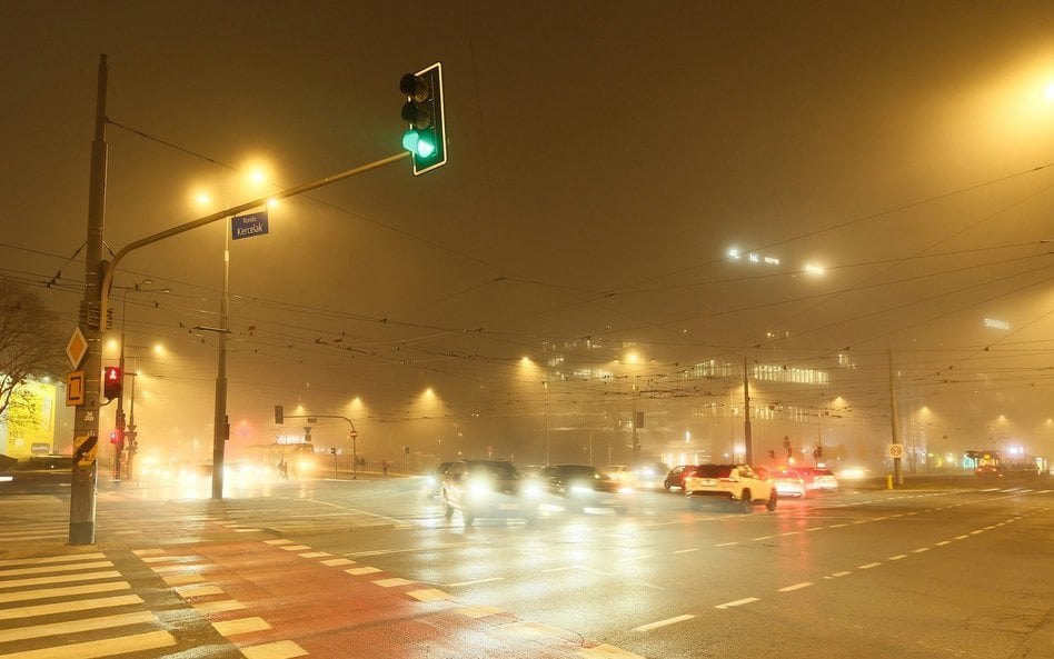 Warszawa znalazła się w czołówce miast o największym spadku pyłów PM2,5.