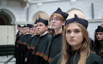 Uczestnicy inauguracji roku akademickiego na Politechnice Warszawskiej