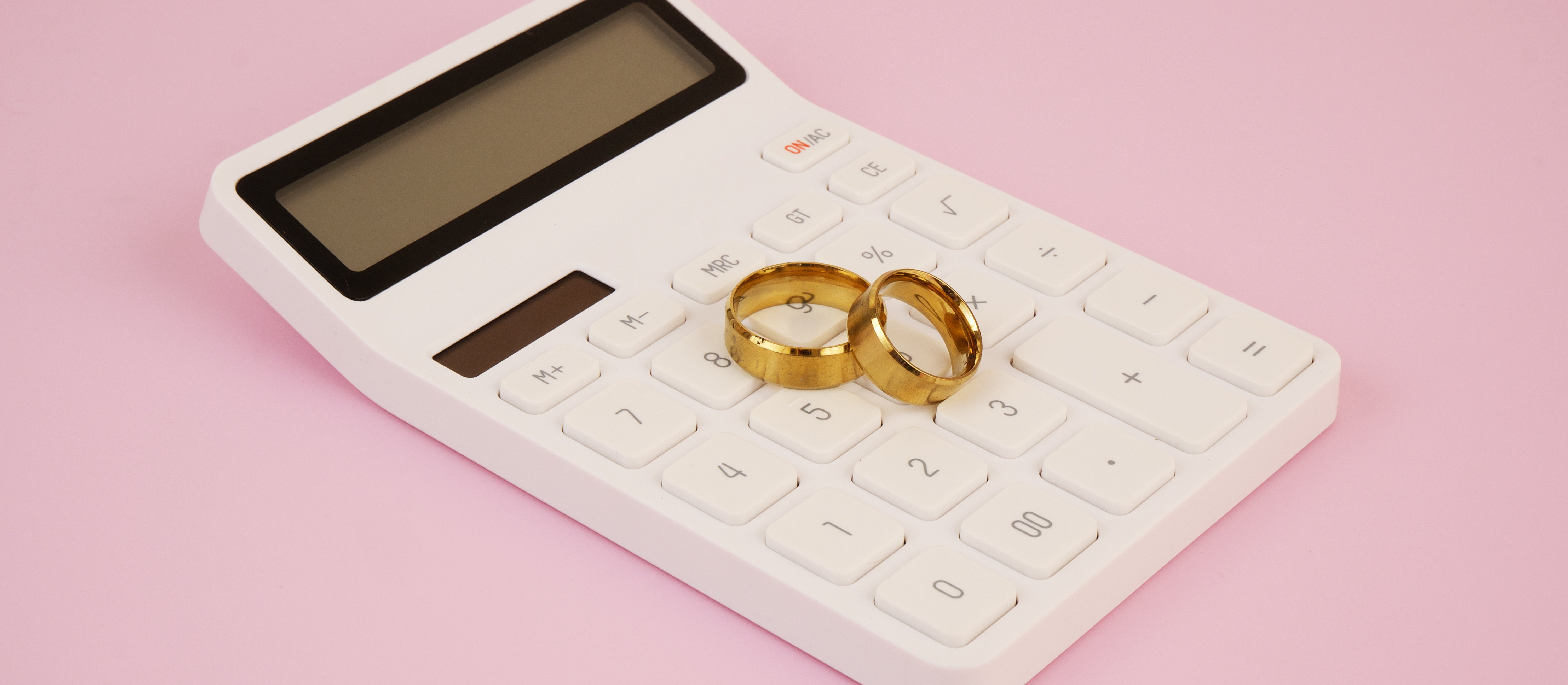 Dawid Bartłomiej Karolak: Czy małżeństwo to umowa, którą możemy wycenić?