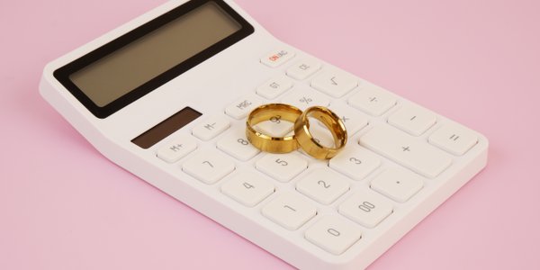 Dawid Bartłomiej Karolak: Czy małżeństwo to umowa, którą możemy wycenić?