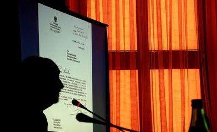 Sikorski: teorie spiskowe Antoniego Macierewicza