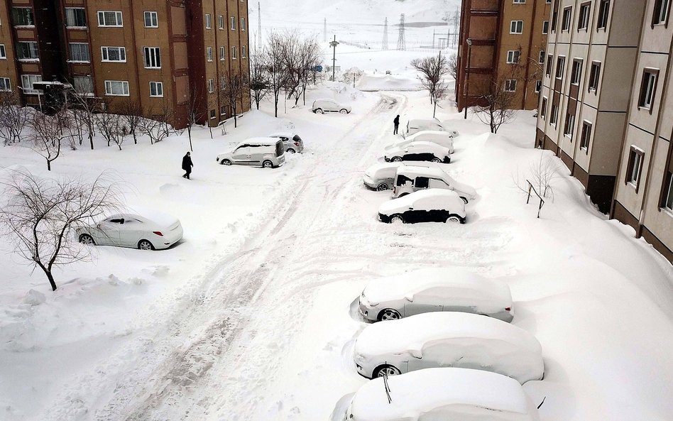 Zima usprawiedliwi pracownika