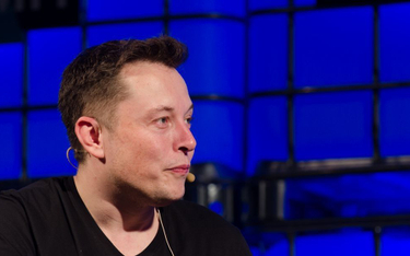 Najwięcej stracił Elon Musk, szef Tesli, którego fortuna zmniejszyła się w poniedziałek o 7,2 mld US