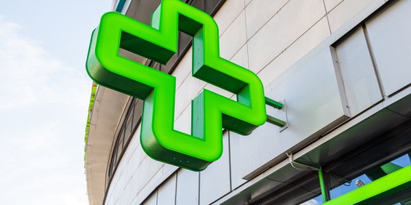 Resort zdrowia przyspiesza prace nad zniesieniem zakazu reklamy aptek