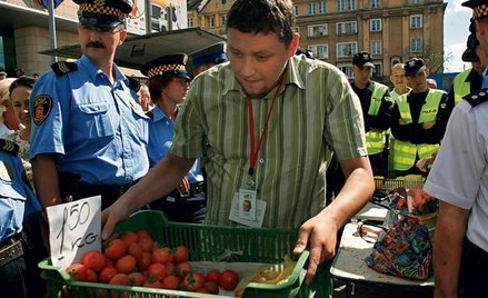 Generalne likwidowanie nielegalnego handlu zaczęło się rok temu. Tu „nalot” na Wileniak