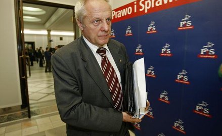 Karta poparta w sejmowej uchwale?
