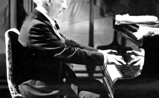 Ignacy Jan Paderewski w jednej ze scen filmu „Sonata księżycowa” (1937 r.)