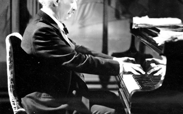 Ignacy Jan Paderewski w jednej ze scen filmu "Sonata księżycowa” (1937 r.)