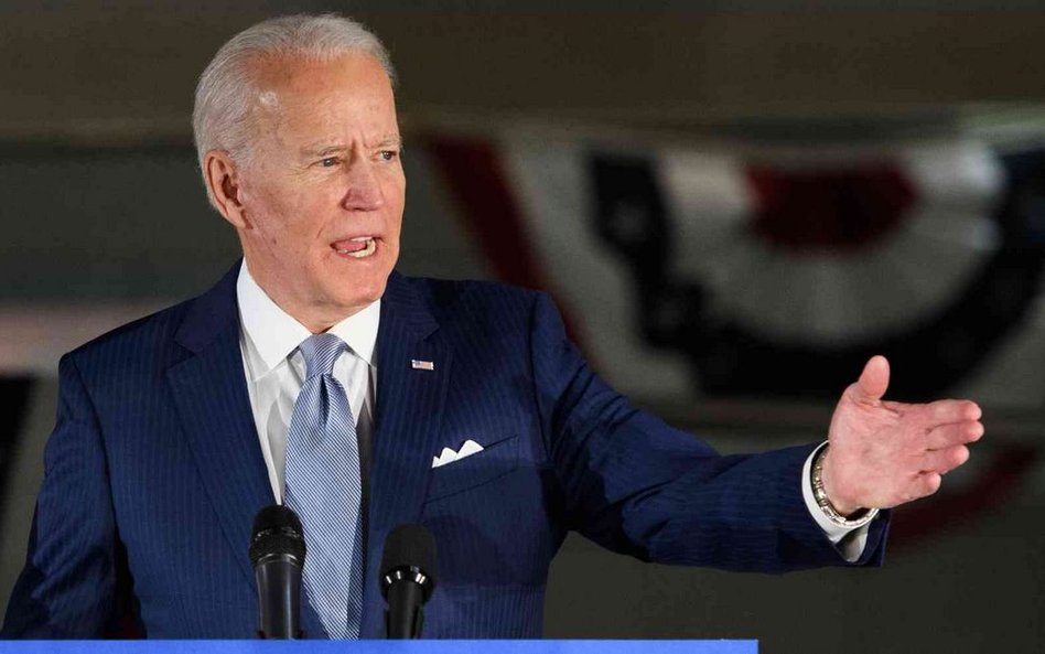 Joe Biden z poparciem Hillary Clinton. "Powinna być prezydentem"