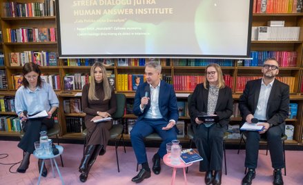 Wicepremier i minister cyfryzacji Krzysztof Gawkowski na spotkaniu „Cała Polska czyta dorosłym”