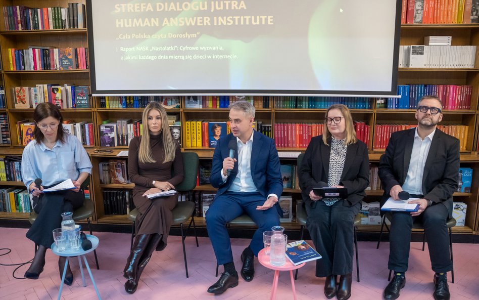 Wicepremier i minister cyfryzacji Krzysztof Gawkowski na spotkaniu „Cała Polska czyta dorosłym”