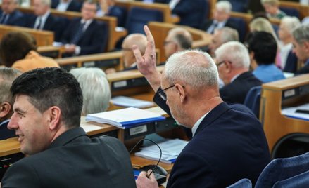 Senat za zmianami w ułatwieniach dla pracowników i związkowców