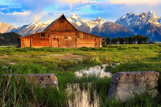Doroczne forum teoretyków i praktyków polityki pieniężnej, organizowane przez oddział Fedu w Kansas,