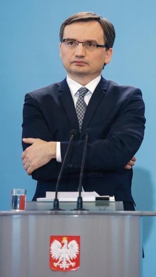 ZBIGNIEW ZIOBRO prokurator generalny. Sprawą poszkodowanych przez sprzedawców obligacji GetBacku zaj