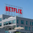 Rekordowe kwartalne wyniki Netflixa wypychają akcje o ponad 11% w handlu posesyjnym