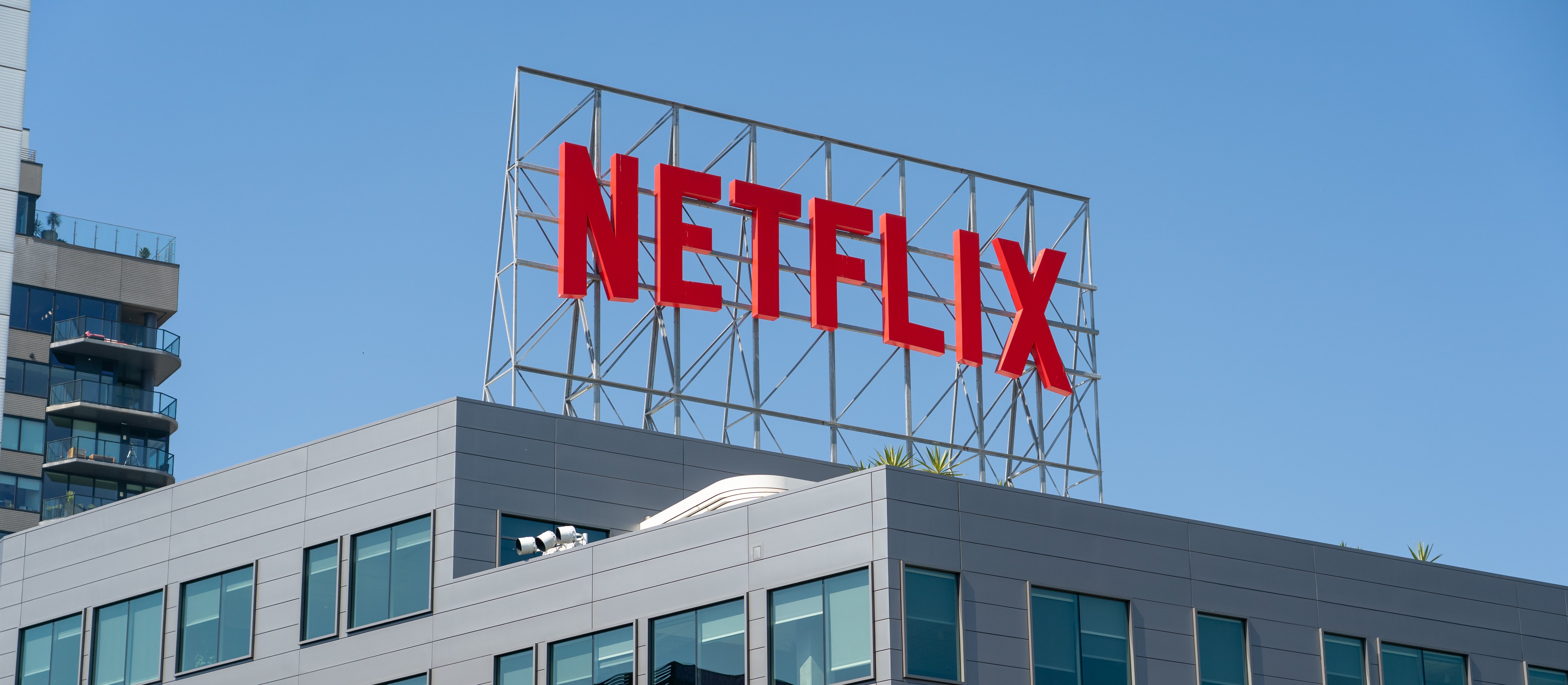 Netflix przejmuje Warner Bros. Transakcja, która może przestawić całą architekturę światowej rozrywki