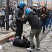 Starcia włoskiej policji z protestującymi w Mediolanie