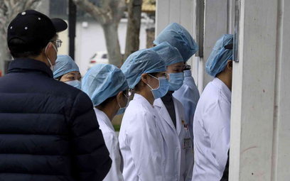 Koronawirus w Chinach: Osocze wyleczonych leczy chorych
