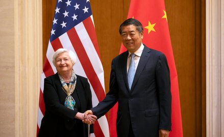 Sekretarz skarbu USA Janet Yellen i wicepremier Chińskiej Republiki Ludowej He Lifeng podczas wspóln