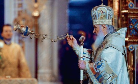 Patriarcha Cyryl podczas celebrowania mszy w soborze Chrystusa Zbawiciela w wigilię Bożego Narodzeni