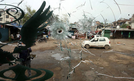 Trwa wymiana ciosów między Indiami a Pakistanem