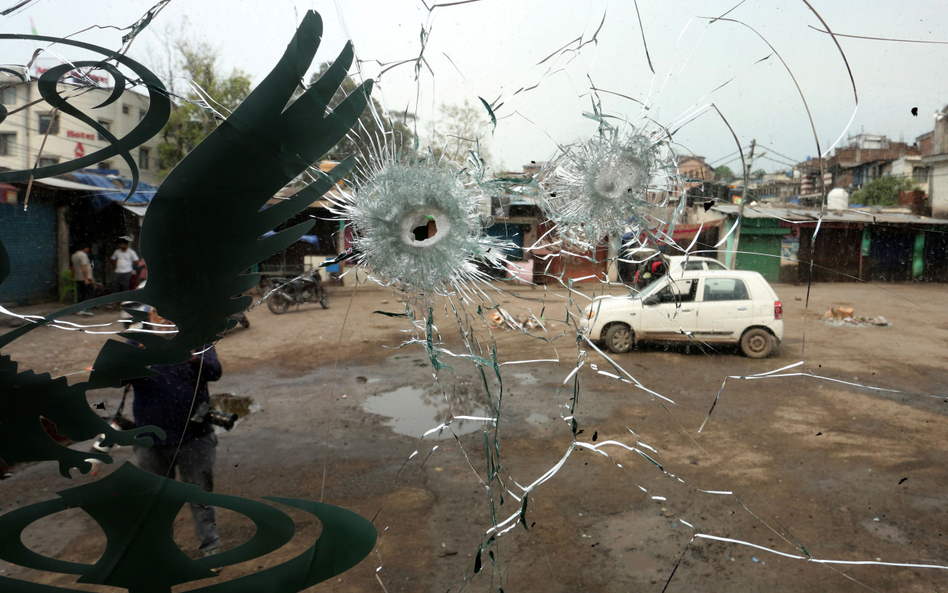 Trwa wymiana ciosów między Indiami a Pakistanem