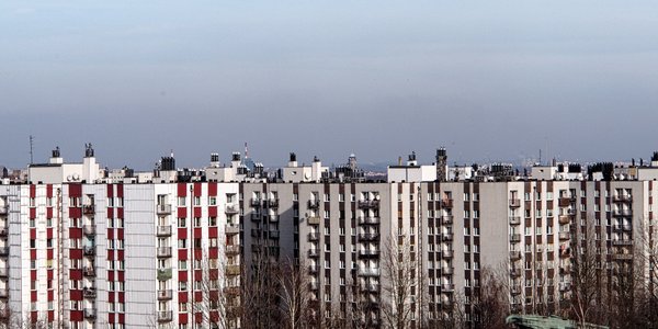Наследники без денег, потому что квартира всё ещё занята? Суд спрашивает Верховный суд о условиях оплаты