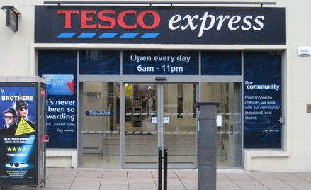 Tesco zapowiada kolejną falę zwolnień. Teraz w Tesco Express