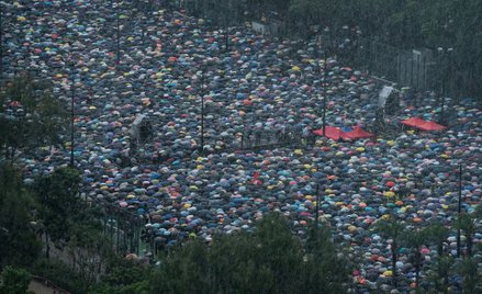 11 tydzień demonstracji w Hongkongu. "Demokracja, teraz!"