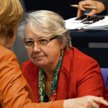 Annette Schavan bez doktoratu, ale z pełnym poparciem kanclerz Angeli Merkel (z lewej)
