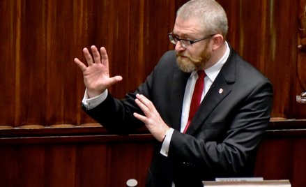 Grzegorz Braun jest jednym z kluczowych posłów Konfederacji, której poparcie rośnie w sondażach