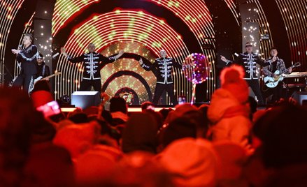 Wokalista zespołu Weekend Radek Liszewski podczas "Sylwestra marzeń z TV Republika" w Chełmie.