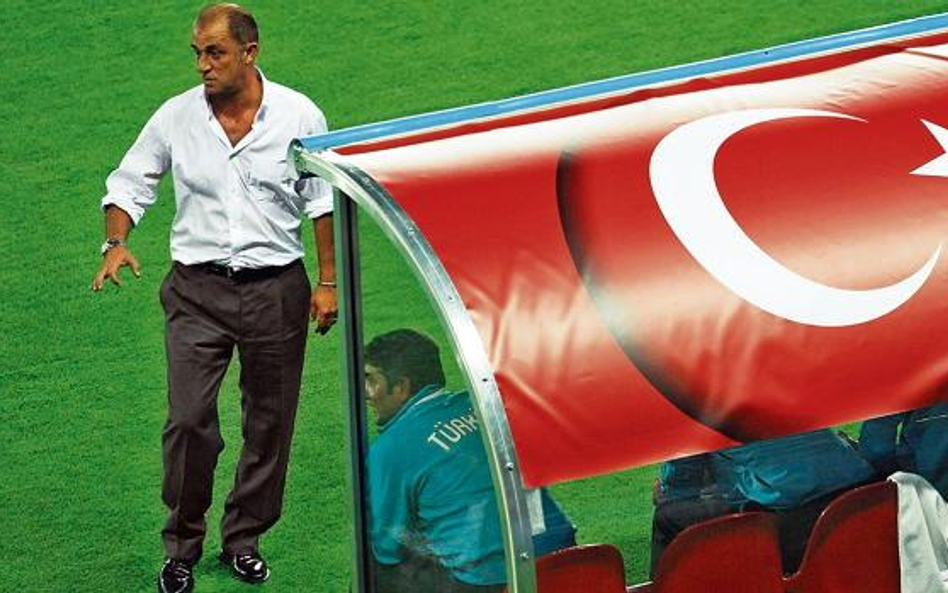 Fatih Terim w ciągu kilkunastu dni stał się bohaterem Turcji