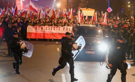 Śledczym wciąż nie udało się ustalić podejrzanych, którzy biorąc udział w Marszu Niepodległości 11 X