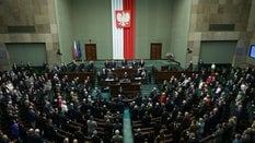 Z sondażu OGB wynika, że PiS potrzebowałby obu Konfederacji do budowy większości