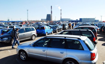 Najchętniej kupujemy używane auta do 30 tys. zł