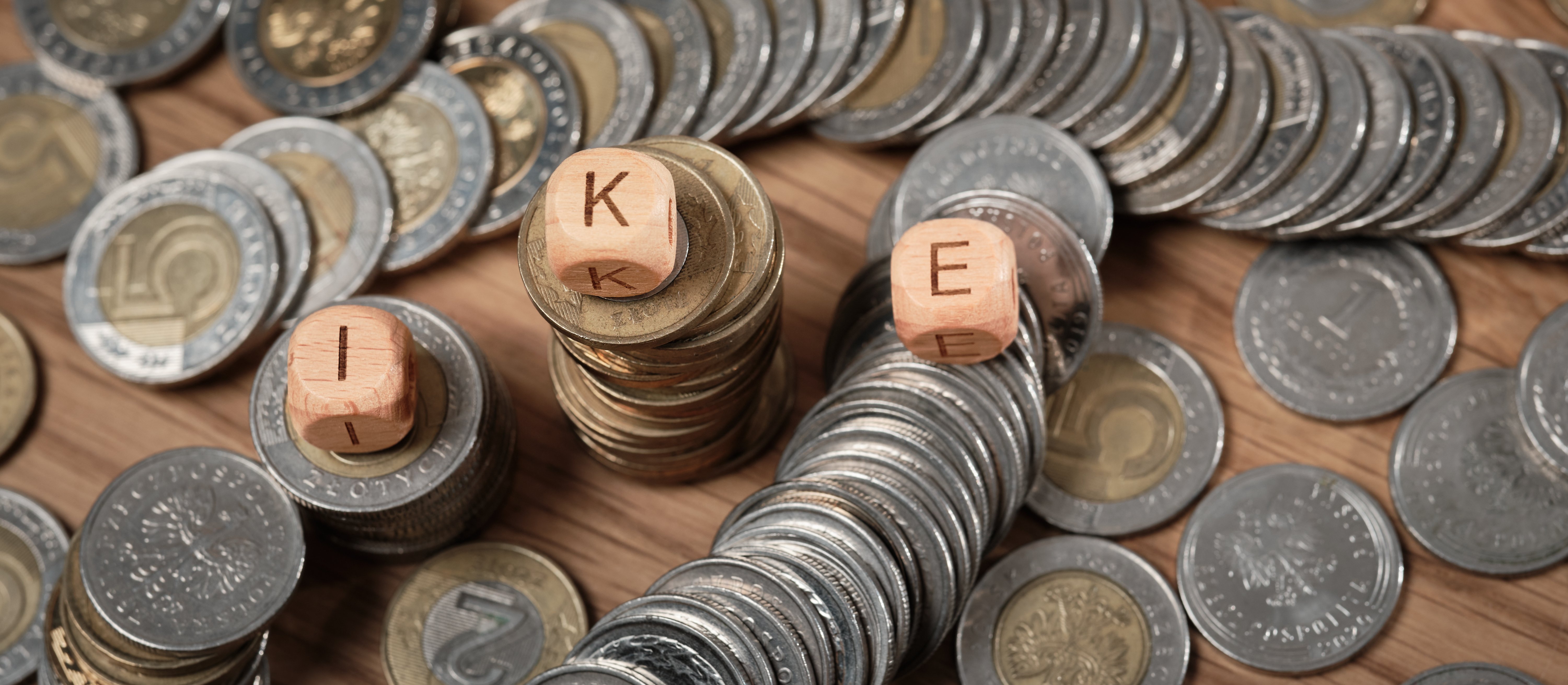 Nowe rekordy i pęczniejące miliardy. Maklerskie IKE i IKZE rozbiły bank