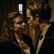 Eliza Rycembel jako Osiecka i Jędrzej Hycnar w roli Marka Hłaski. Serial TVP dostępny, w VOD.