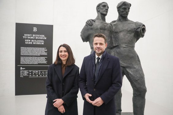 Prezydent Warszawy Rafał Trzaskowski i dyrektorka MSN Joanna Mytkowska na otwarciu nowej siedziby Mu