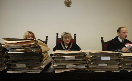 O akta może wnioskować tylko sąd