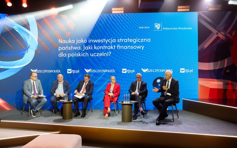 W debacie, którą prowadził Paweł Czuryło z „Rzeczpospolitej” (pierwszy z lewej), wzięli udział: prof