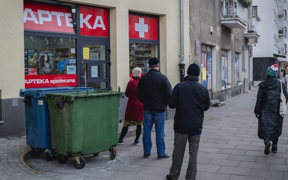 Zamykanie się aptek może wpłynąć na dostęp pacjentów do leków – chodzi głównie o mieszkańców małych 