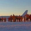 Inauguracja komercyjnych lotów na Antarktydę. W styczniu ub.r. Airbus wylądował na pasie wykutym w l