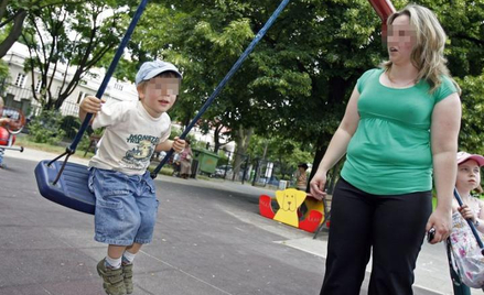 Kto się musi zgodzić na zmianę nazwiska dziecka